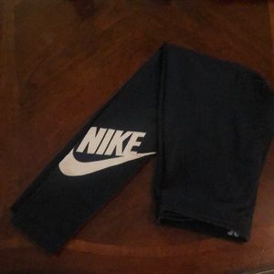 🌸Nike great condition no holes pet and smoke free home